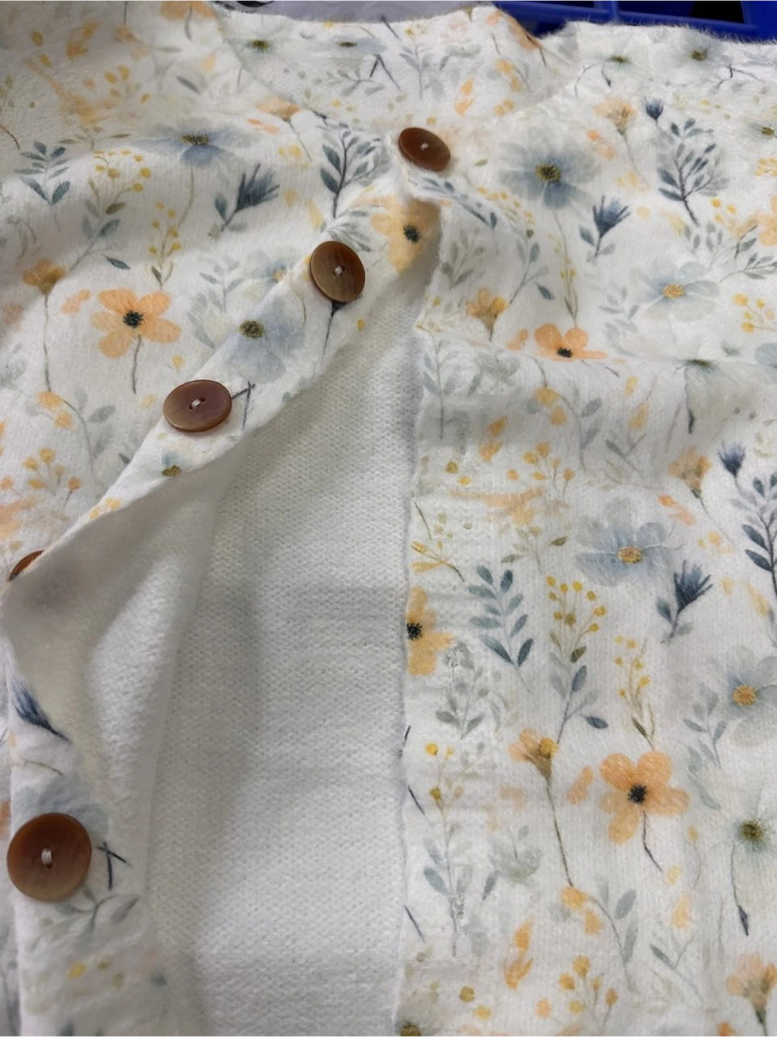 Veronica – Cardigan Lejer Din Material Aerisit Și Plăcut La Atingere