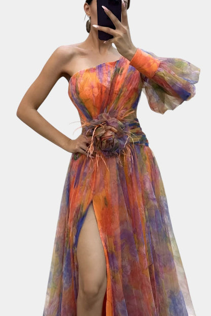 Amelie - Rochie maxi asimetrică pe un umăr cu imprimeu artistic