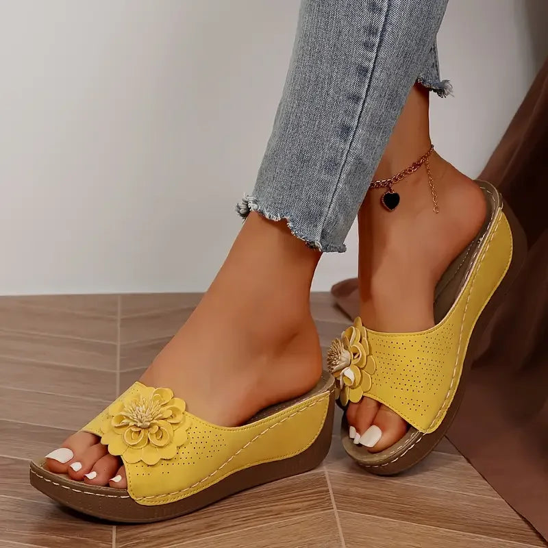 Adelina – Sandale cu platformă florală