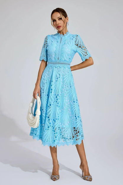 Elianne – Rochie Midi Brodată Cu Siluetă Evazată
