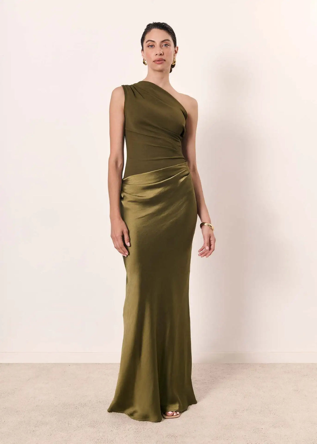 Ileana – Rochie maxi din satin cu un umăr