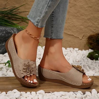 Adelina – Sandale cu platformă florală