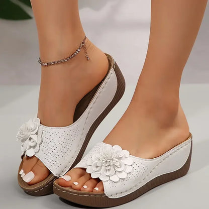Adelina – Sandale cu platformă florală