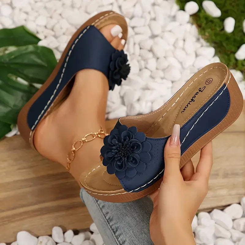 Adelina – Sandale cu platformă florală