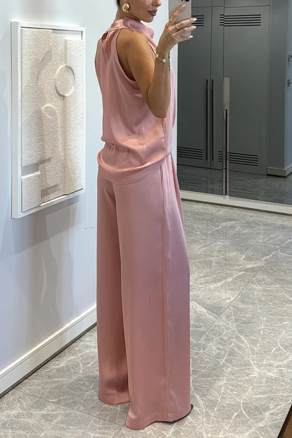 Loana - Set de bluză din satin cu guler înalt și pantaloni lejeri cu buzunare elastice Classic on You